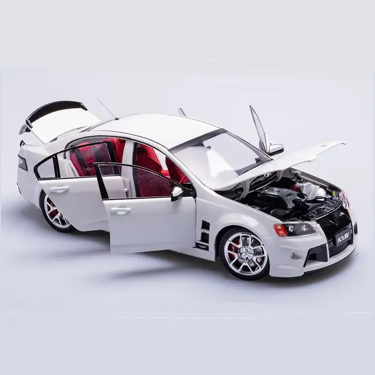 Biante Holden HSV W427 - 2008 - Heron White, 1:18 Scale Diecast Car